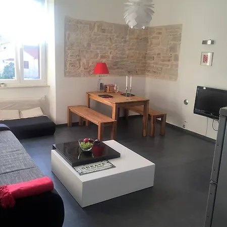 Excellent City In Antic Apartment *
