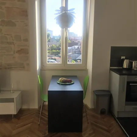 Excellent City In Antic Appartement